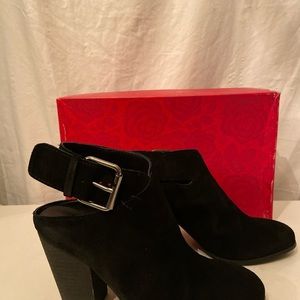 Carlos “Hawthorne” black suede ankle boots 7.5